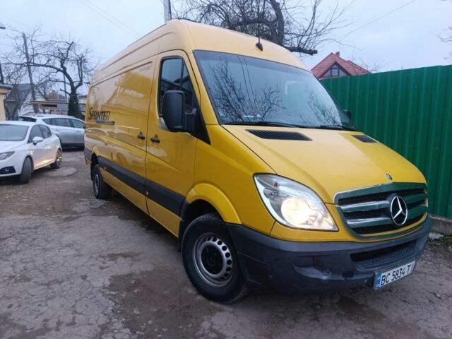Желтый Мерседес Sprinter, объемом двигателя 3 л и пробегом 429 тыс. км за 20500 $, фото 1 на Automoto.ua