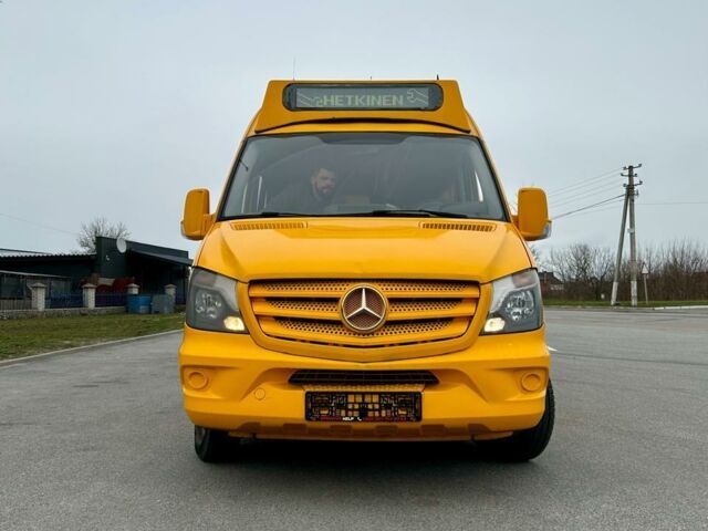 Желтый Мерседес Sprinter, объемом двигателя 2.99 л и пробегом 10 тыс. км за 50000 $, фото 1 на Automoto.ua