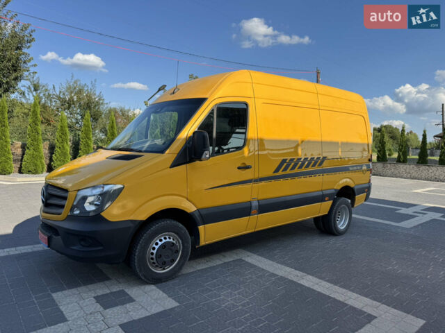 Желтый Мерседес Sprinter, объемом двигателя 2.14 л и пробегом 340 тыс. км за 21000 $, фото 1 на Automoto.ua
