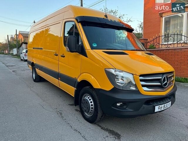 Желтый Мерседес Sprinter, объемом двигателя 2.2 л и пробегом 253 тыс. км за 26799 $, фото 1 на Automoto.ua