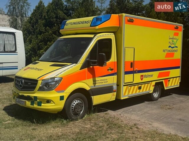 Желтый Мерседес Sprinter, объемом двигателя 2.5 л и пробегом 440 тыс. км за 24800 $, фото 1 на Automoto.ua