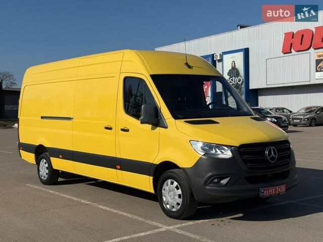 Желтый Мерседес Sprinter, объемом двигателя 2.14 л и пробегом 327 тыс. км за 21500 $, фото 1 на Automoto.ua