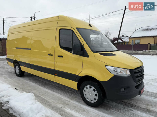 Желтый Мерседес Sprinter, объемом двигателя 2.14 л и пробегом 327 тыс. км за 21500 $, фото 1 на Automoto.ua