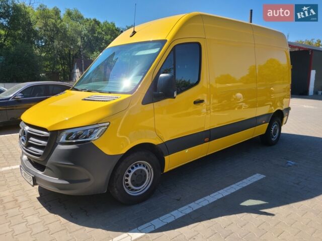 Желтый Мерседес Sprinter, объемом двигателя 2.14 л и пробегом 222 тыс. км за 19800 $, фото 1 на Automoto.ua