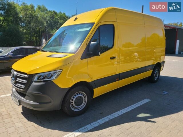 Желтый Мерседес Sprinter, объемом двигателя 2.14 л и пробегом 226 тыс. км за 19800 $, фото 1 на Automoto.ua