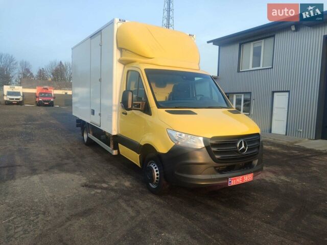 Желтый Мерседес Sprinter, объемом двигателя 2.1 л и пробегом 202 тыс. км за 30800 $, фото 1 на Automoto.ua
