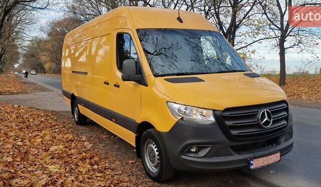 Желтый Мерседес Sprinter, объемом двигателя 3 л и пробегом 330 тыс. км за 38500 $, фото 1 на Automoto.ua