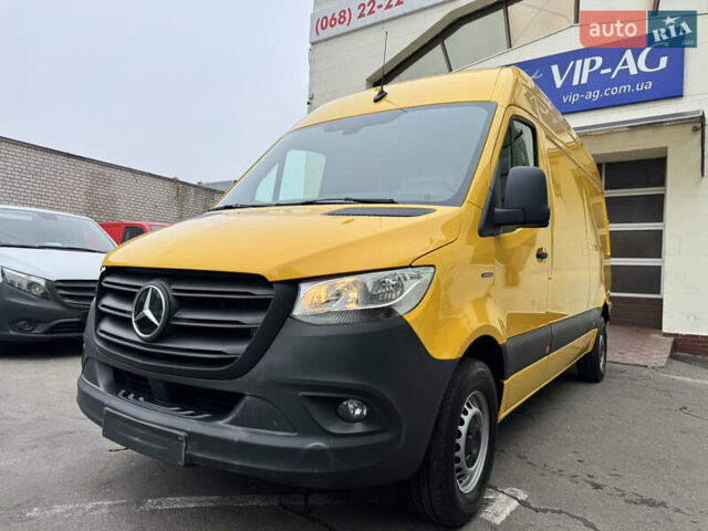 Жовтий Мерседес Sprinter, об'ємом двигуна 0 л та пробігом 34 тис. км за 22999 $, фото 1 на Automoto.ua