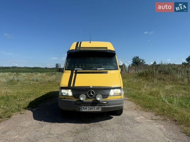 Желтый Мерседес Sprinter, объемом двигателя 2.87 л и пробегом 500 тыс. км за 5500 $, фото 1 на Automoto.ua