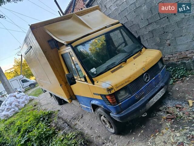 Желтый Мерседес Sprinter, объемом двигателя 2.85 л и пробегом 500 тыс. км за 3000 $, фото 1 на Automoto.ua