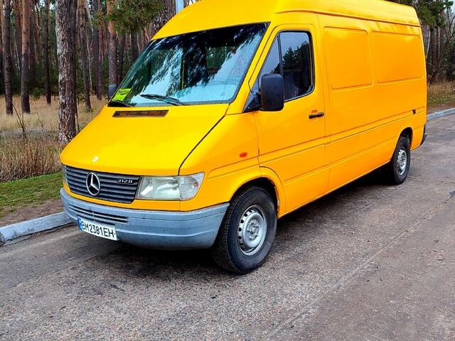 Желтый Мерседес Sprinter, объемом двигателя 2.9 л и пробегом 555 тыс. км за 5500 $, фото 1 на Automoto.ua