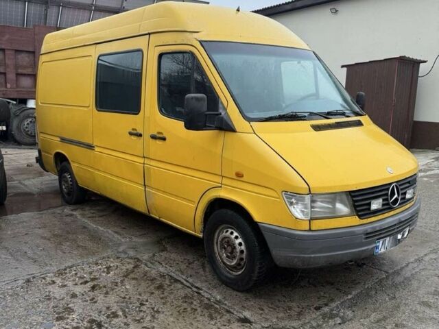 Жовтий Мерседес Sprinter, об'ємом двигуна 3 л та пробігом 100 тис. км за 3800 $, фото 1 на Automoto.ua