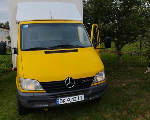 Жовтий Мерседес Sprinter, об'ємом двигуна 2.2 л та пробігом 380 тис. км за 10500 $, фото 1 на Automoto.ua