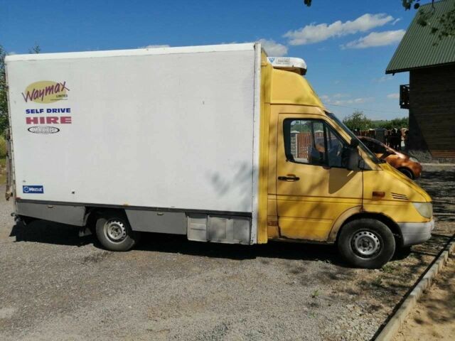 Желтый Мерседес Sprinter, объемом двигателя 2.2 л и пробегом 190 тыс. км за 5500 $, фото 1 на Automoto.ua