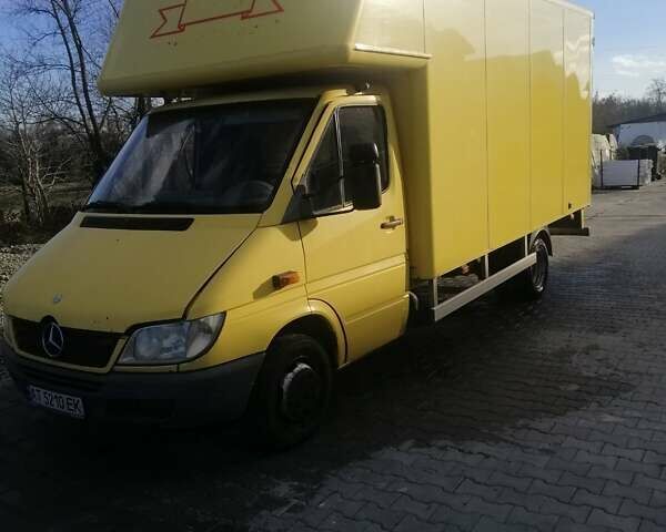 Желтый Мерседес Sprinter, объемом двигателя 2.7 л и пробегом 298 тыс. км за 14500 $, фото 1 на Automoto.ua