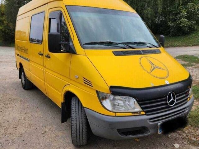 Желтый Мерседес Sprinter, объемом двигателя 0.22 л и пробегом 350 тыс. км за 6700 $, фото 1 на Automoto.ua