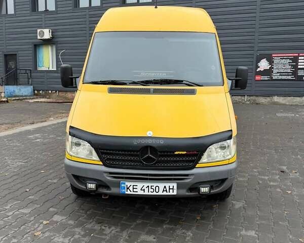 Жовтий Мерседес Sprinter, об'ємом двигуна 2.2 л та пробігом 540 тис. км за 8300 $, фото 1 на Automoto.ua