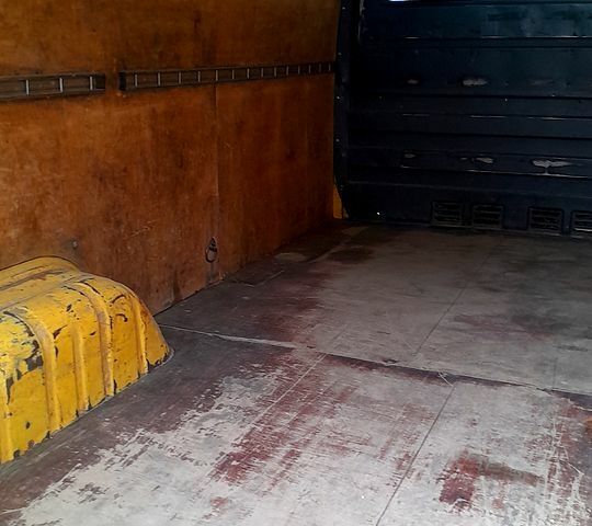 Желтый Мерседес Sprinter, объемом двигателя 2.1 л и пробегом 544 тыс. км за 5800 $, фото 1 на Automoto.ua