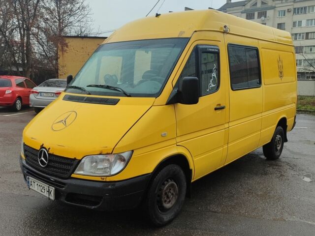 Желтый Мерседес Sprinter, объемом двигателя 2.1 л и пробегом 464 тыс. км за 7500 $, фото 1 на Automoto.ua