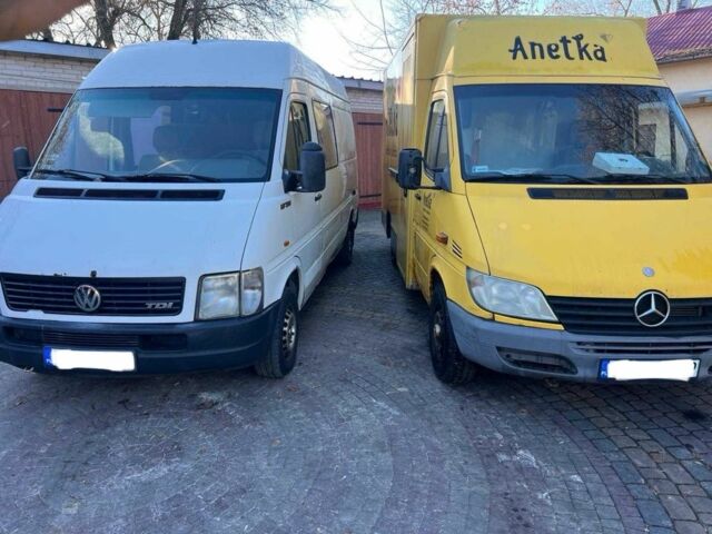 Желтый Мерседес Sprinter, объемом двигателя 0 л и пробегом 300 тыс. км за 3100 $, фото 1 на Automoto.ua
