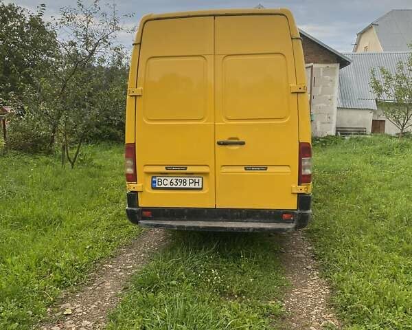 Желтый Мерседес Sprinter, объемом двигателя 2.15 л и пробегом 960 тыс. км за 6200 $, фото 1 на Automoto.ua
