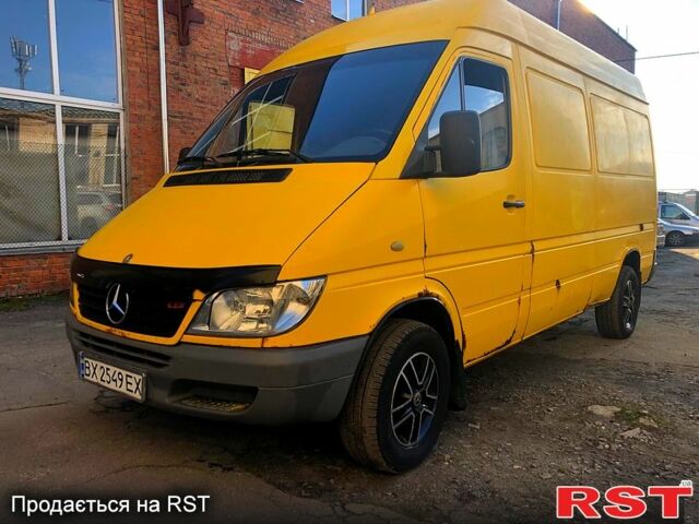 Желтый Мерседес Sprinter, объемом двигателя 2.1 л и пробегом 700 тыс. км за 8500 $, фото 1 на Automoto.ua