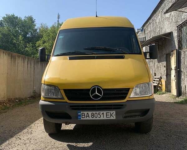 Жовтий Мерседес Sprinter, об'ємом двигуна 2.15 л та пробігом 480 тис. км за 7300 $, фото 1 на Automoto.ua