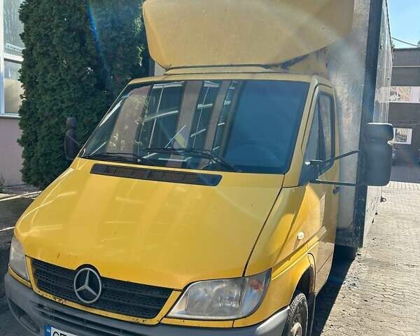 Желтый Мерседес Sprinter, объемом двигателя 2.15 л и пробегом 400 тыс. км за 7000 $, фото 1 на Automoto.ua