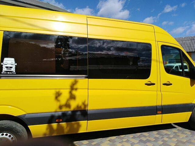 Желтый Мерседес Sprinter, объемом двигателя 2 л и пробегом 250 тыс. км за 13500 $, фото 1 на Automoto.ua