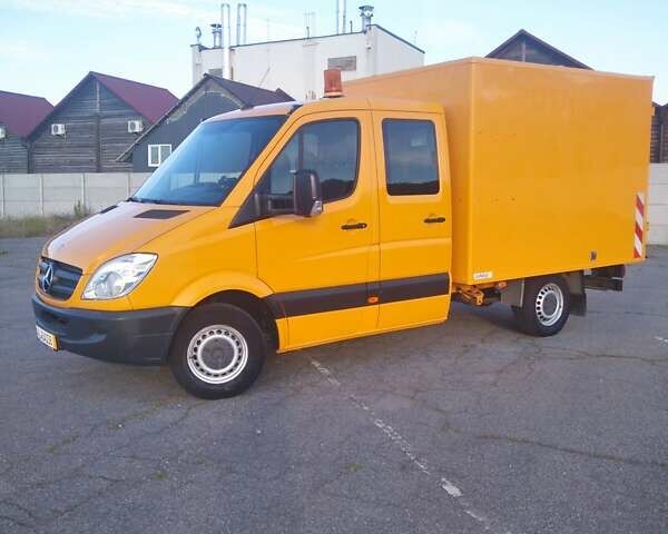 Желтый Мерседес Sprinter, объемом двигателя 0 л и пробегом 195 тыс. км за 18900 $, фото 1 на Automoto.ua