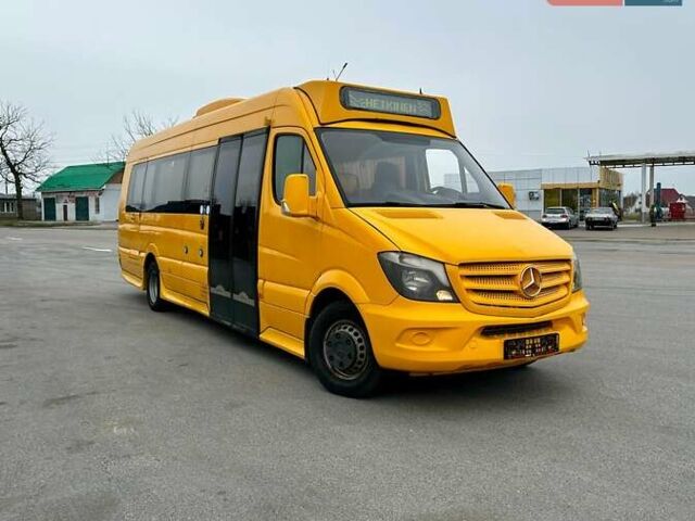 Желтый Мерседес Sprinter, объемом двигателя 2.99 л и пробегом 10 тыс. км за 50000 $, фото 1 на Automoto.ua