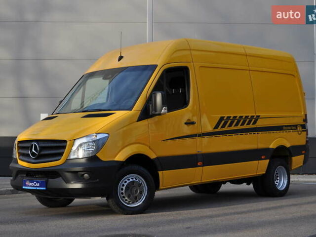Желтый Мерседес Sprinter, объемом двигателя 2.2 л и пробегом 349 тыс. км за 22500 $, фото 1 на Automoto.ua