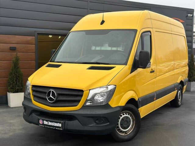 Желтый Мерседес Sprinter, объемом двигателя 2.1 л и пробегом 230 тыс. км за 19500 $, фото 1 на Automoto.ua