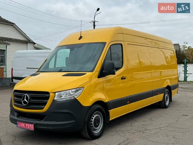 Желтый Мерседес Sprinter, объемом двигателя 2.2 л и пробегом 273 тыс. км за 26700 $, фото 1 на Automoto.ua