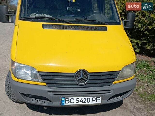 Желтый Мерседес Sprinter, объемом двигателя 2.15 л и пробегом 906 тыс. км за 7500 $, фото 1 на Automoto.ua