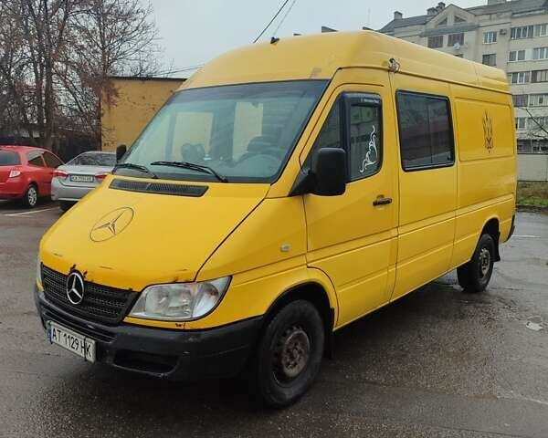 Жовтий Мерседес Sprinter, об'ємом двигуна 2.2 л та пробігом 464 тис. км за 7500 $, фото 1 на Automoto.ua