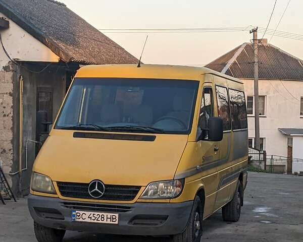 Жовтий Мерседес Sprinter, об'ємом двигуна 2.15 л та пробігом 560 тис. км за 5400 $, фото 1 на Automoto.ua