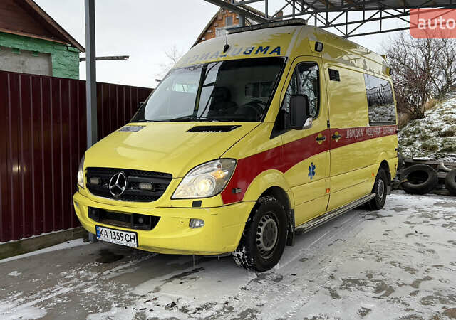Жовтий Мерседес Sprinter, об'ємом двигуна 2.99 л та пробігом 242 тис. км за 16995 $, фото 1 на Automoto.ua