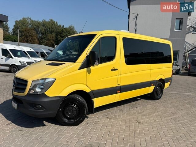 Желтый Мерседес Sprinter, объемом двигателя 2.14 л и пробегом 450 тыс. км за 29990 $, фото 1 на Automoto.ua