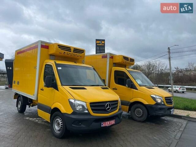 Желтый Мерседес Sprinter, объемом двигателя 2.2 л и пробегом 280 тыс. км за 18762 $, фото 1 на Automoto.ua