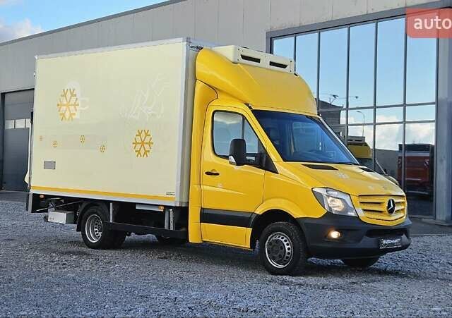 Желтый Мерседес Sprinter, объемом двигателя 2.2 л и пробегом 195 тыс. км за 26900 $, фото 1 на Automoto.ua