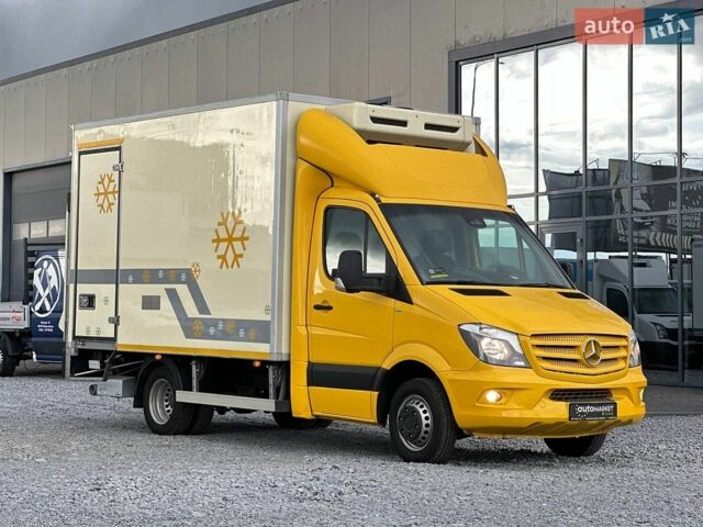 Желтый Мерседес Sprinter, объемом двигателя 2.2 л и пробегом 204 тыс. км за 28900 $, фото 1 на Automoto.ua