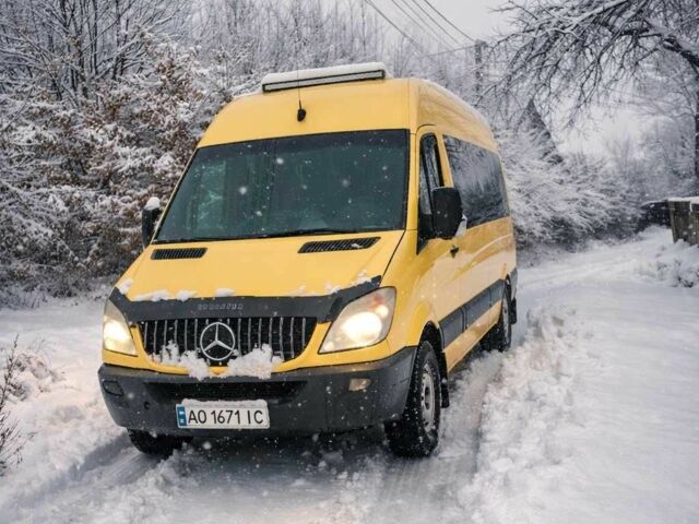 Жовтий Мерседес Sprinter, об'ємом двигуна 2.1 л та пробігом 500 тис. км за 15500 $, фото 1 на Automoto.ua