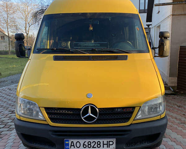 Жовтий Мерседес Sprinter, об'ємом двигуна 0 л та пробігом 600 тис. км за 11000 $, фото 1 на Automoto.ua