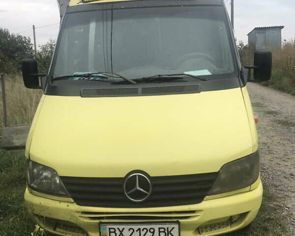 Желтый Мерседес Sprinter, объемом двигателя 2.15 л и пробегом 5 тыс. км за 6300 $, фото 1 на Automoto.ua