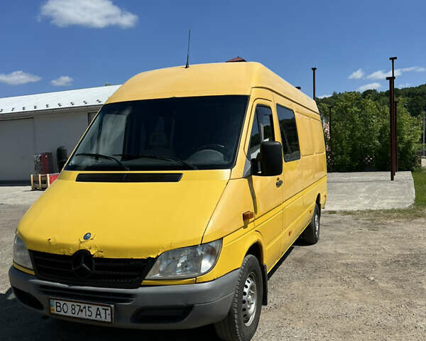 Желтый Мерседес Sprinter, объемом двигателя 2.15 л и пробегом 760 тыс. км за 7200 $, фото 1 на Automoto.ua