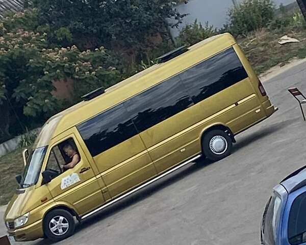 Жовтий Мерседес Sprinter, об'ємом двигуна 0 л та пробігом 752 тис. км за 10000 $, фото 1 на Automoto.ua