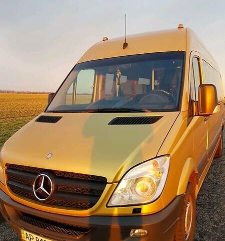 Желтый Мерседес Sprinter, объемом двигателя 2.1 л и пробегом 620 тыс. км за 17500 $, фото 1 на Automoto.ua