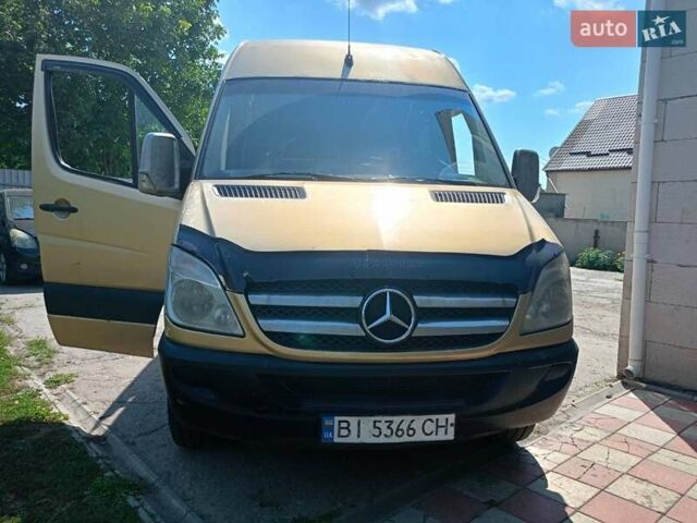 Жовтий Мерседес Sprinter, об'ємом двигуна 2.15 л та пробігом 750 тис. км за 13500 $, фото 1 на Automoto.ua