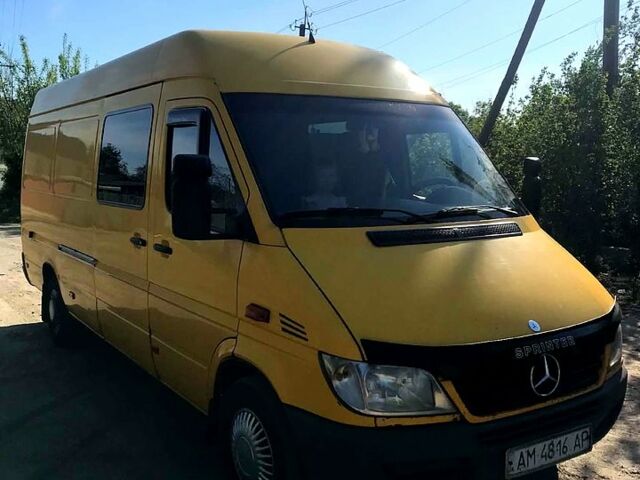 Желтый Мерседес Sprinter, объемом двигателя 2.7 л и пробегом 0 тыс. км за 11500 $, фото 1 на Automoto.ua